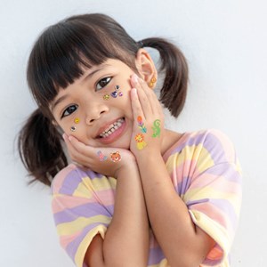 Pochette Total look tattoos et strass animaux Auzou