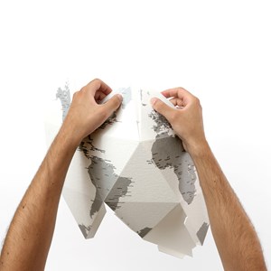 Globe en papier "Pin it"