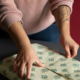 Papier cadeau fait à partir d'herbe