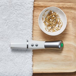 Stylo de massage anti-cernes