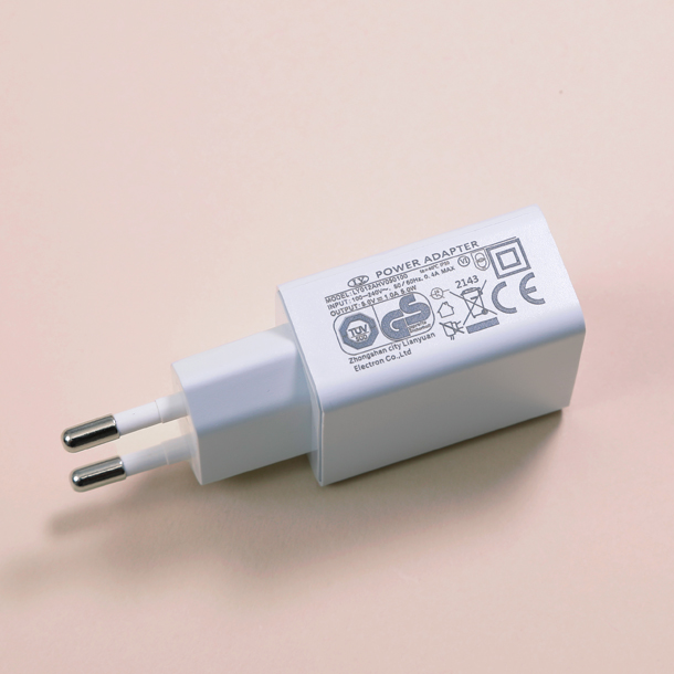 Câble Chargeur USB Pour Talkie-Walkie Baofeng UV-5R - 1m - Fiche 4mm