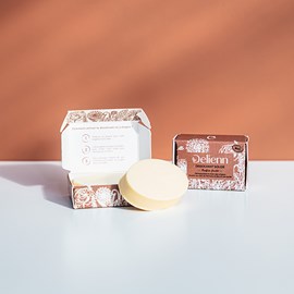 Dissolvant solide parfum fruité