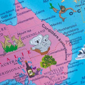 Globe lumineux animaux et peuples