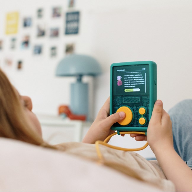 Lunii FLAM baladeur interactif avec coque de protection nomade et cordon