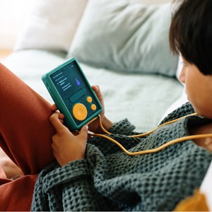 Lunii FLAM baladeur interactif avec coque de protection nomade et cordon