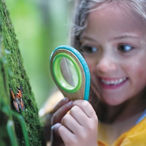 Loupe pour enfant grossissement X4 et sifflet bambou et bioplatique Hape