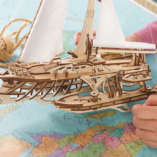 Coffret d'outils pour maquettes de bateaux en bois