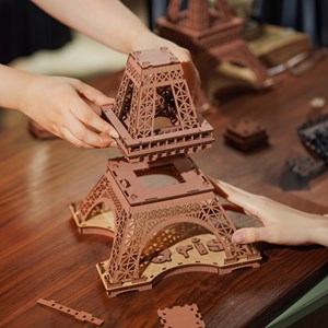 Maquette Tour Eiffel lumineuse en bois