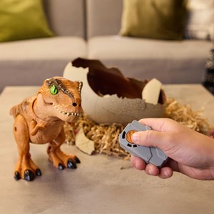 Oeuf de dinosaure à éclore Jurassic World