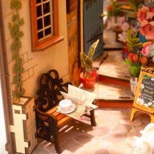 Maquette serre-livres lumineuse en bois rue fleurie Rolife