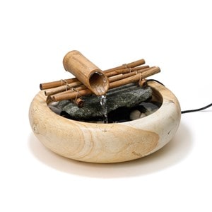 Fontaine Ubud en pierre et bambou