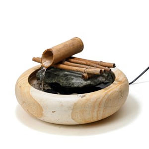 Fontaine Ubud en pierre et bambou