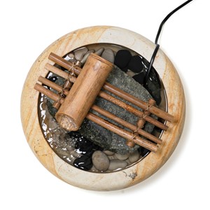 Fontaine Ubud en pierre et bambou