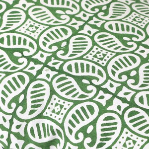 Coussin carré multicolore