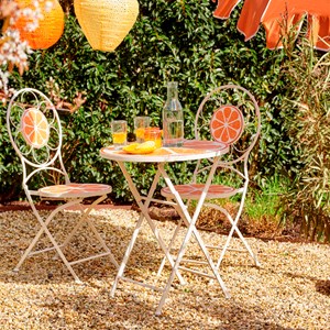 Table de jardin orange