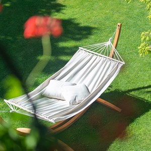 Hamac et son support en bois