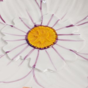 Assiette fleur artisanale en céramique peinte 16 cm