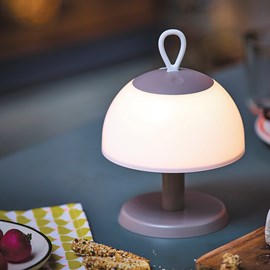 Lampe Joti nomade et rechargeable à poser ou à suspendre