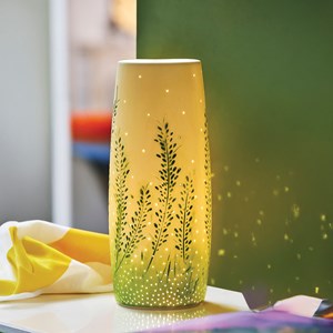 Lampe de table en porcelaine ajourée motif végétal