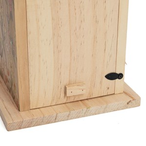 Nichoir en bois artisanal pour mésanges motif fleuri