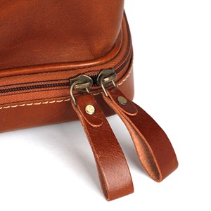 Trousse de toilette en cuir