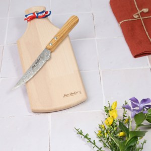 Planche à découper avec couteau