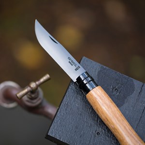 Opinel n°8 Black chêne