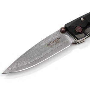 Couteau pliant Mcusta