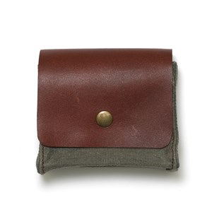 Pochette et fioles à épices