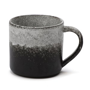 Mug en grès noir mat