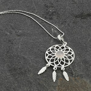 Collier attrape-rêves en quartz