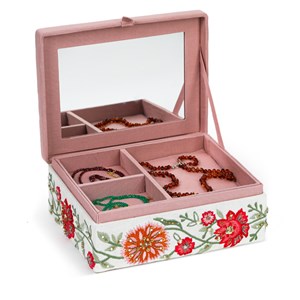Boîte à bijoux brodée