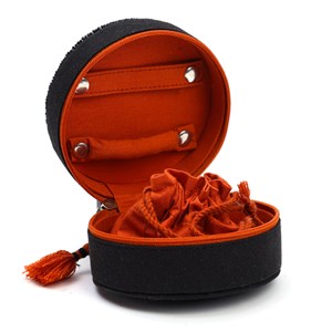 Boîte à bijoux ronde brodée