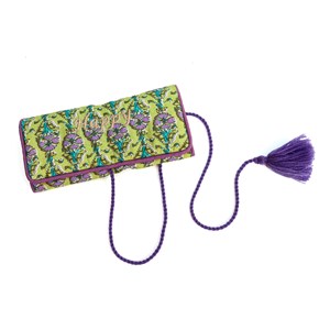 Trousse à bijoux de voyage artisanale roulée et brodée en tissu Vert