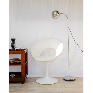 Alma, la chaise space age en cuir n°1414