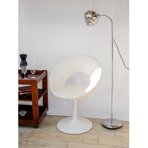 Alma, la chaise space age en cuir n°1414