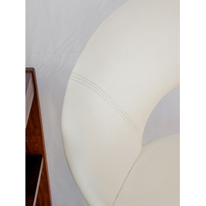 Alma, la chaise space age en cuir n°1414