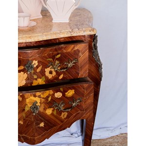 Commode en bois et marbre n°520