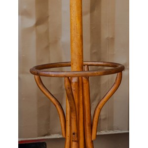 Max, le porte-manteau en bois n°308