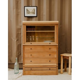 Victoria, la vitrine en bois n°201