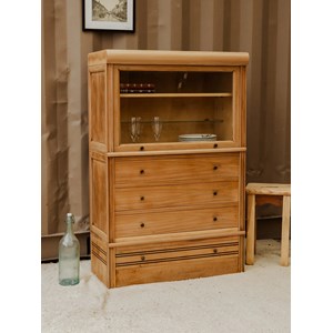 Victoria, la vitrine en bois n°201