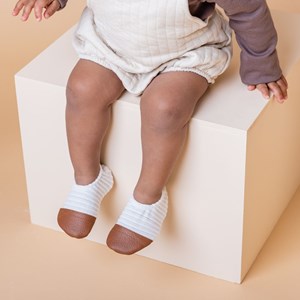 Chaussons les petits velours ivoire (pointures 24-26)