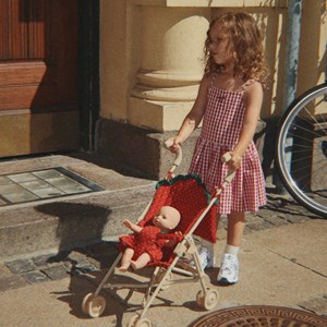 Poussette pour poupée fraise dot