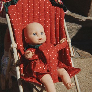 Poussette pour poupée fraise dot