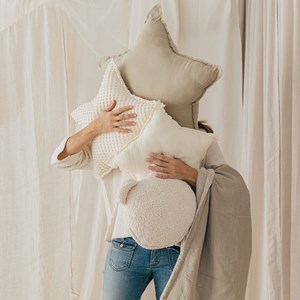 Coussin avec poche teddy latte mouton