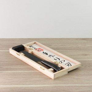 Couteau japonais de cuisine pretty lame damassée manche en bois