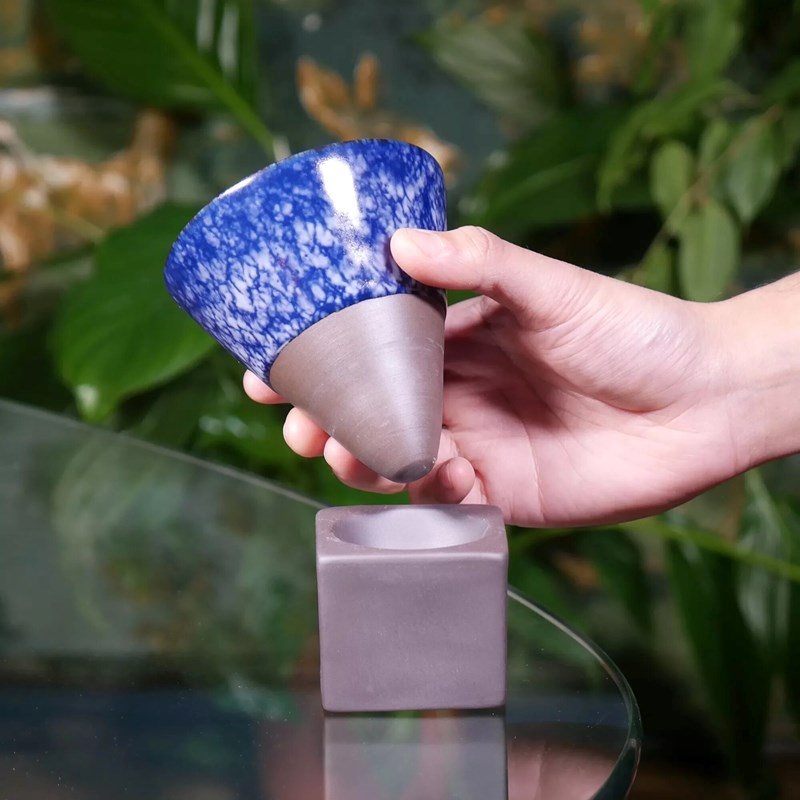 Tenmo - Tasse à café - thé en grès avec soucoupe conic cubic bleue