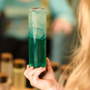 Bouteille sensorielle lampe à lave verte