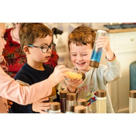 Bouteille sensorielle pailletée rouge