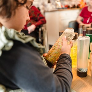 Bouteille sensorielle galaxie marron